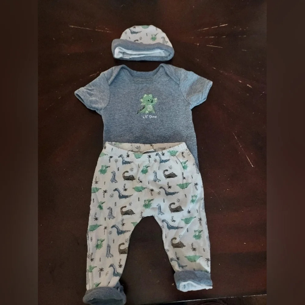 Rene Rofe Baby Boy 3 Piece Lil' Dino Set - Bodysuit, Pants and Hat in Size 6-9M